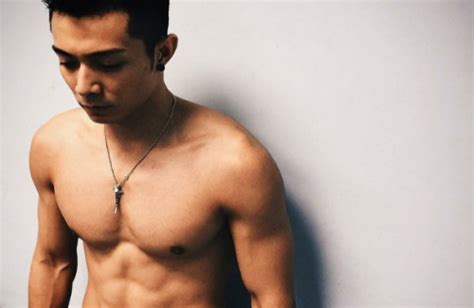 pakho chau nude|HK Star Pakho Chau’s Nude Pics Leaked; He Was Photographed。